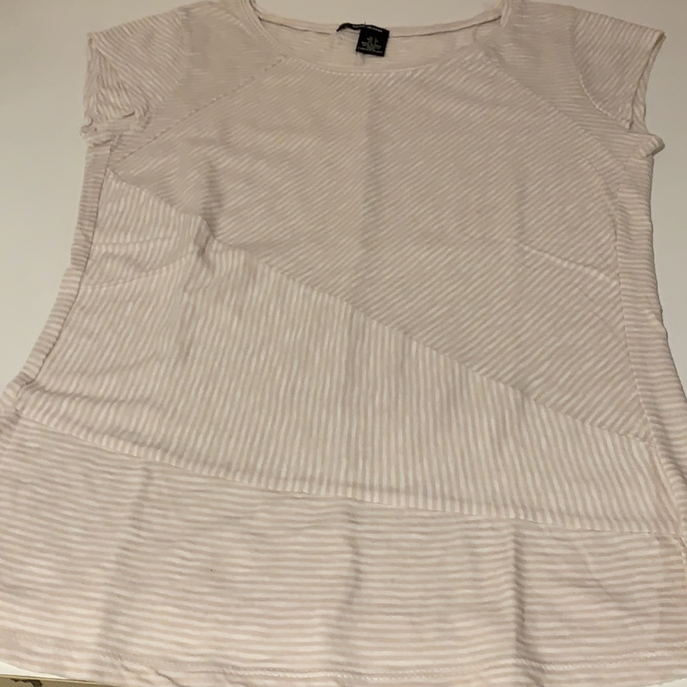 DKNY Jeans tee shirt.